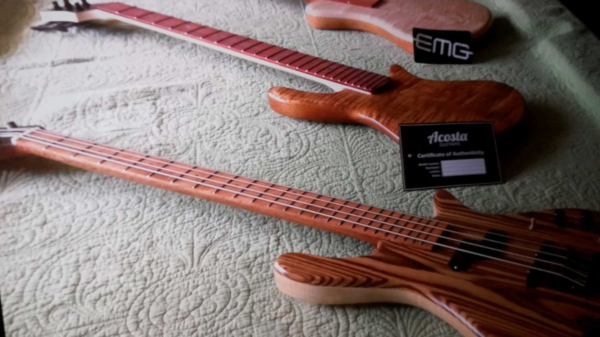 Unveiling the Distinctive Tones: Precision Bass vs. Jazz Bass