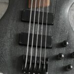 electric bass guitar strings